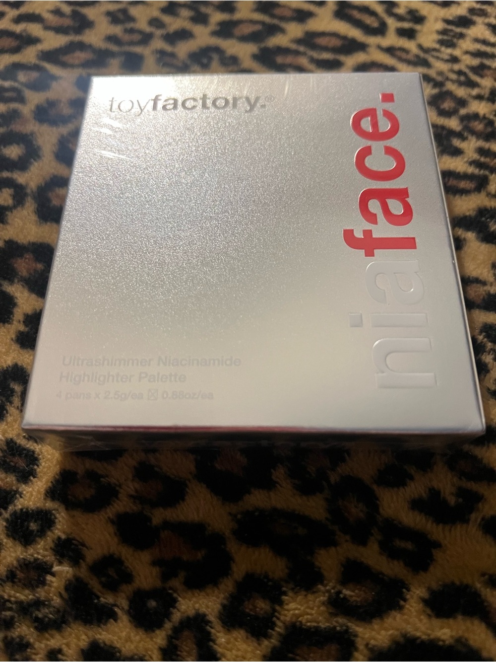 niiaface Toyfactory Ultrashimmer Highlighter Palette - Silver Packaging